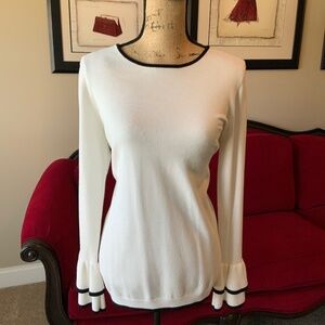 Cozy Cute Calvin Klein Sweater!